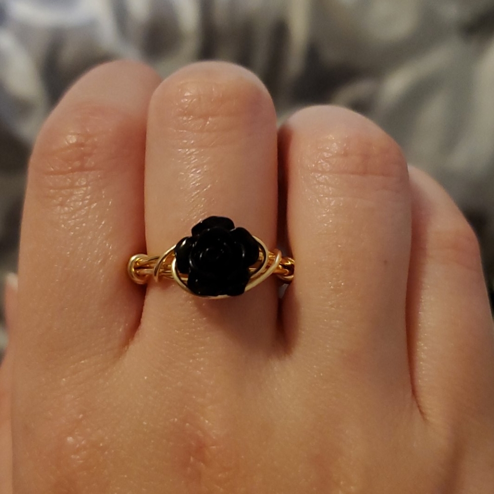 Ring - Picture 2 of 4